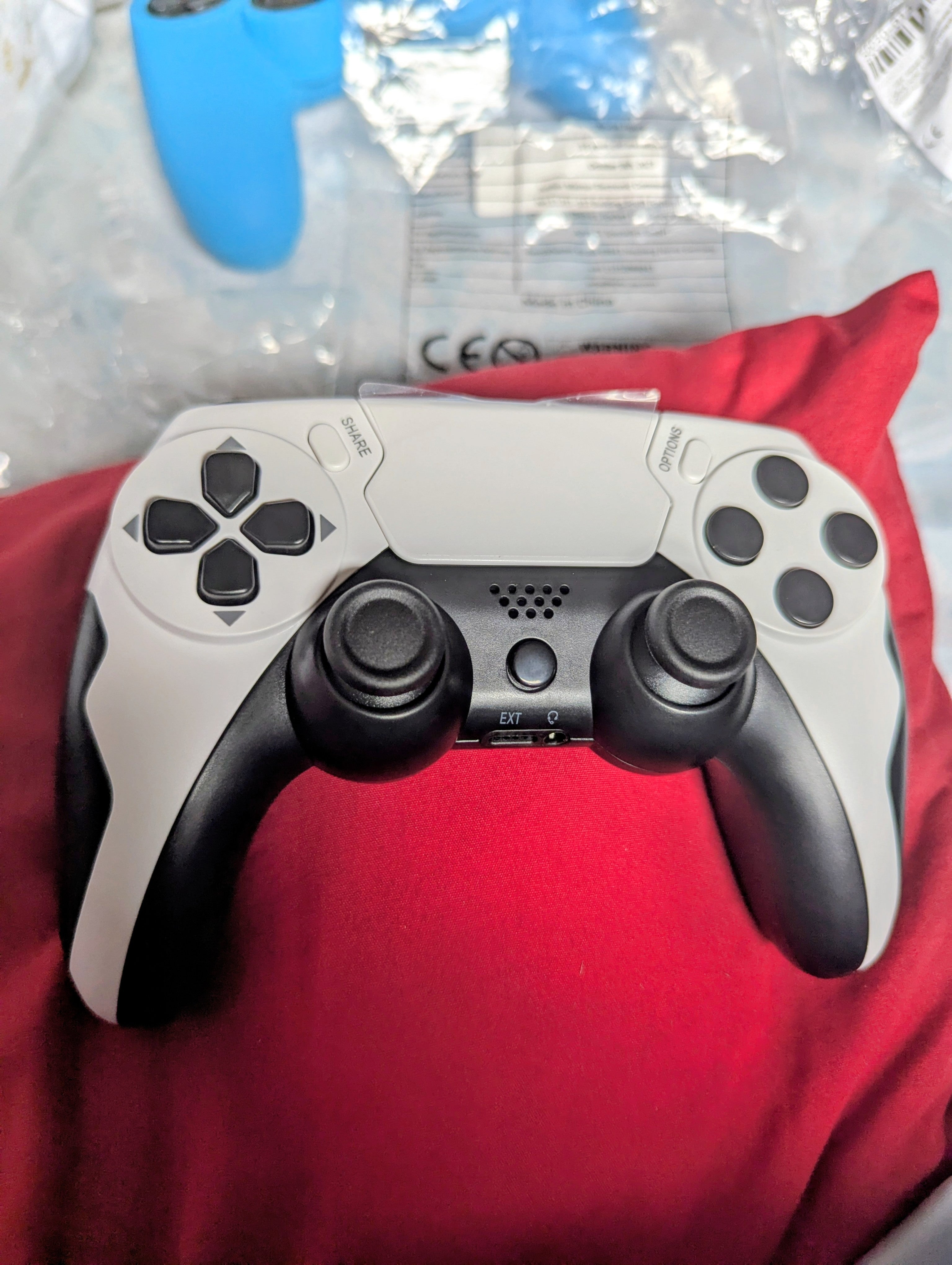 PlayStation 4 Bluetooth controller white