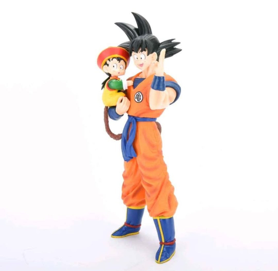 Goku holding young Gohan